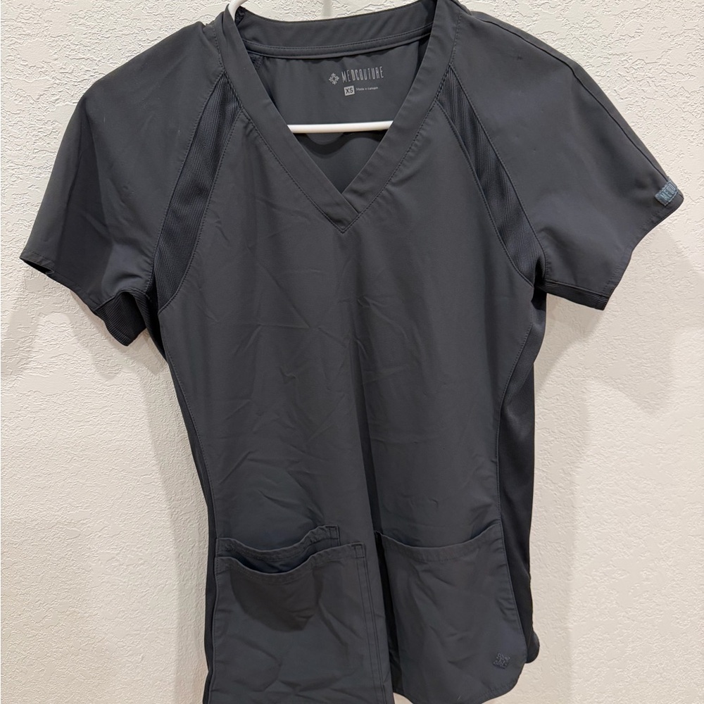Med Couture gray scrub set XS